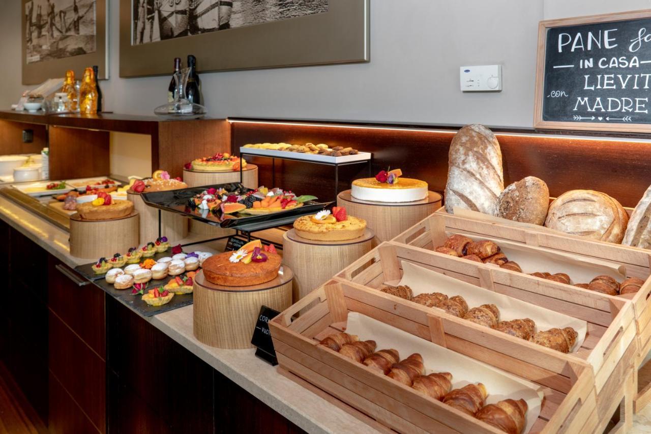 Hotel Select Suites & Spa - Apartments Риччоне Экстерьер фото