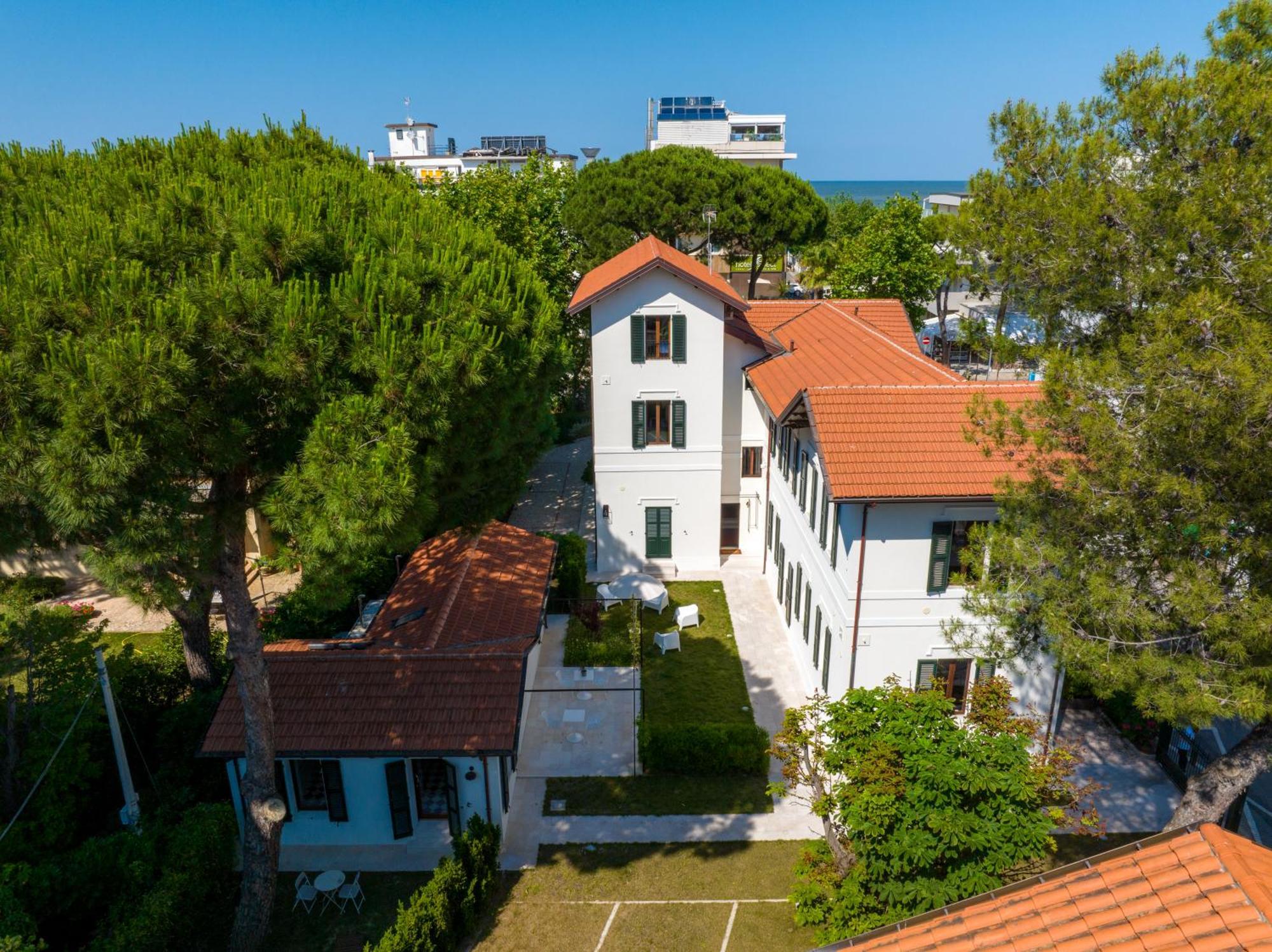 Hotel Select Suites & Spa - Apartments Риччоне Экстерьер фото