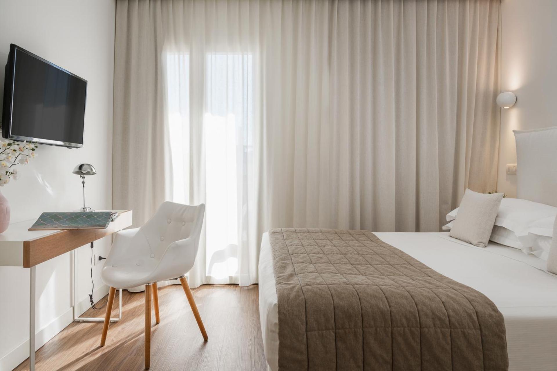 Hotel Select Suites & Spa - Apartments Риччоне Экстерьер фото