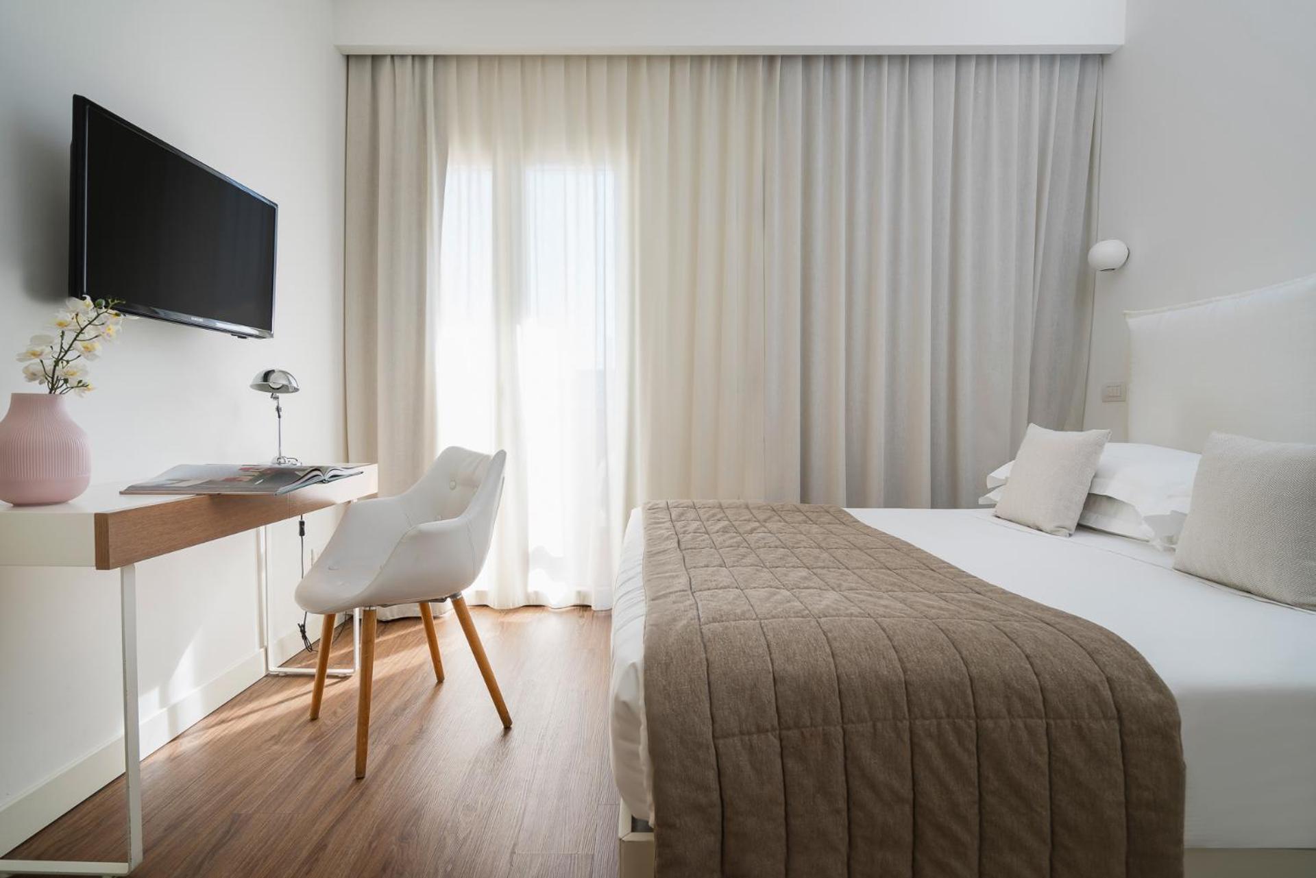 Hotel Select Suites & Spa - Apartments Риччоне Экстерьер фото