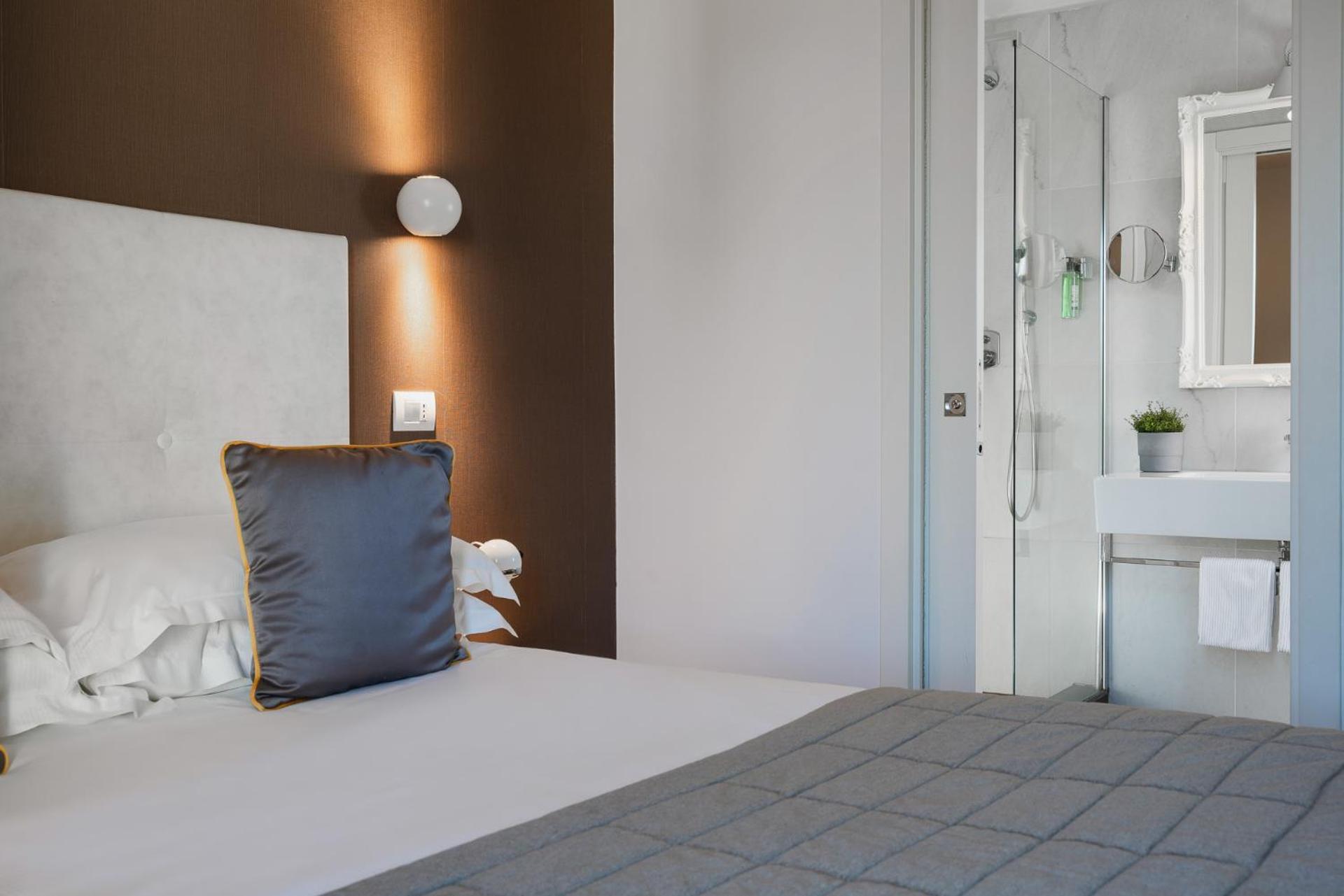 Hotel Select Suites & Spa - Apartments Риччоне Экстерьер фото